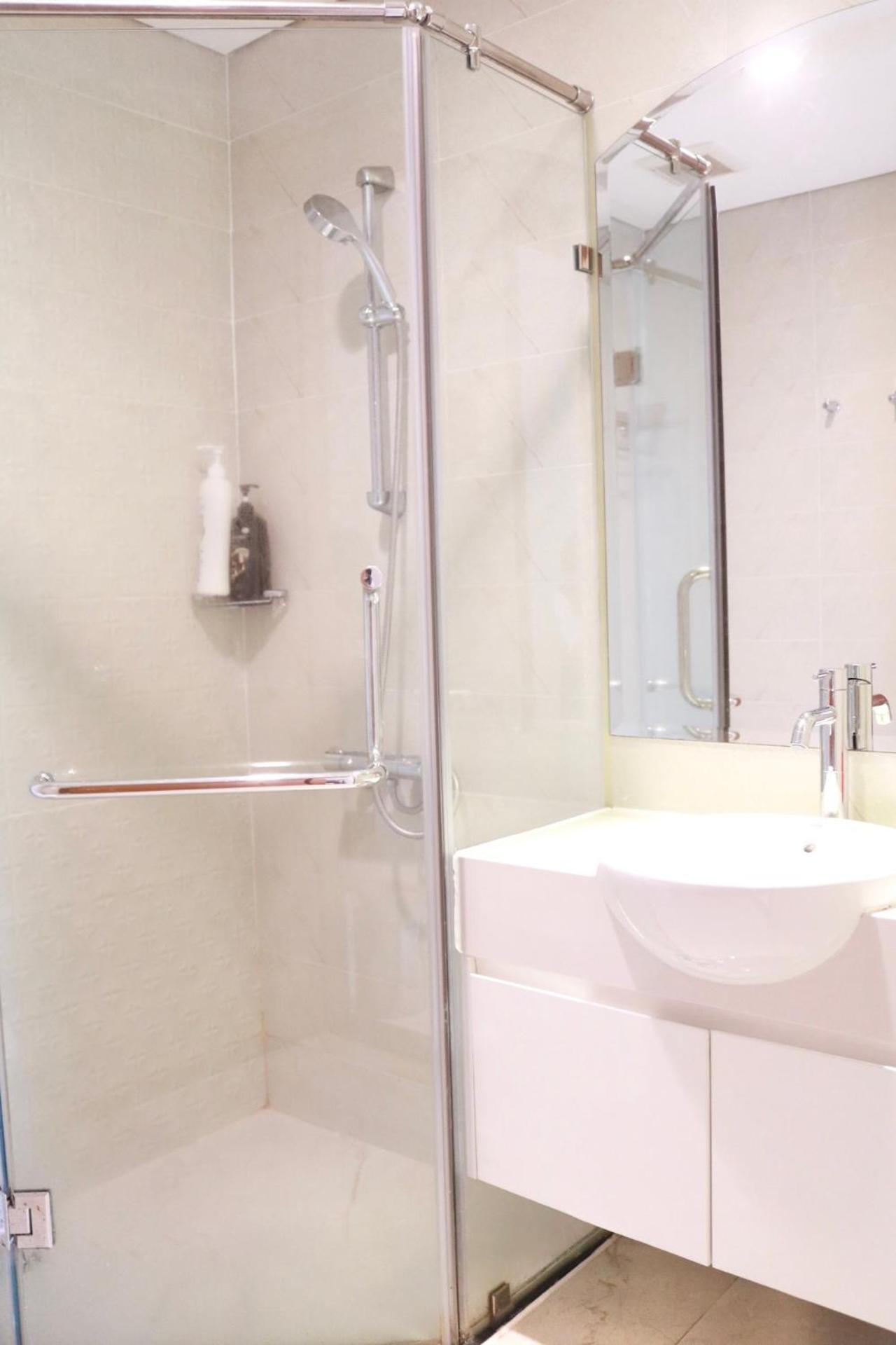 Vinhomes Park Athena Apartment- Ho Dich Vu Cho Thue * TP. Hồ Chí Minh