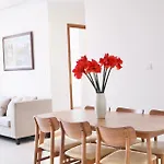 Vinhomes Central Park Athena Apartment- Can Ho Dich Vu Cho Thue